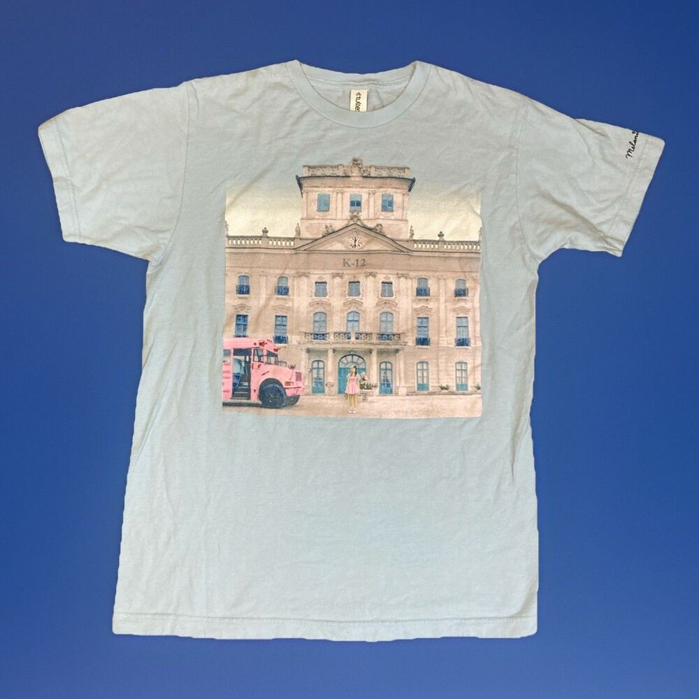 Melanie Martinez K-12 Sleepy Meadows Light Blue T-Shirt Size Medium